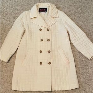 HP🥳 Vintage White Bear of St Paul quilted coat